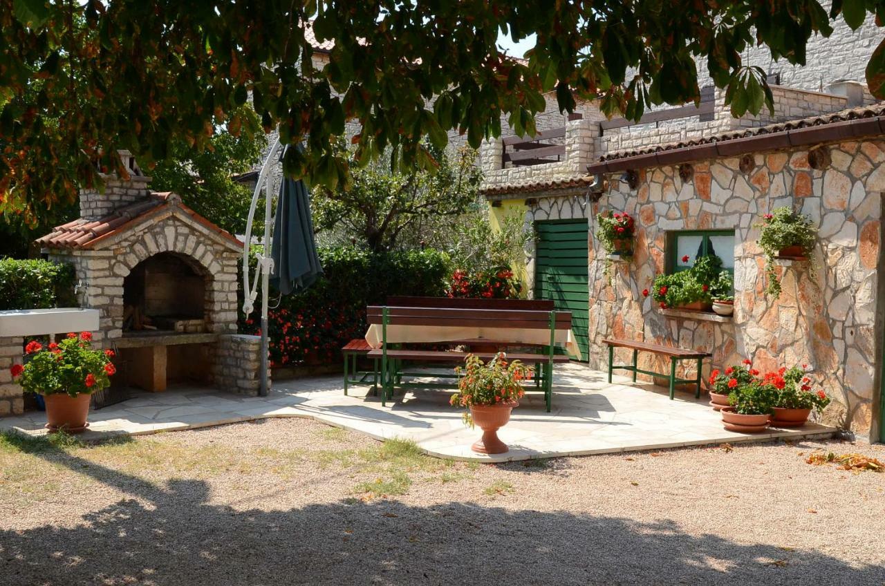Apartment Duerose Buje Exterior foto