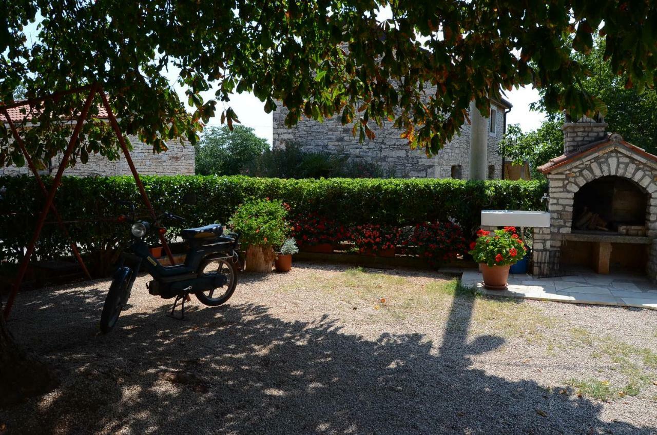 Apartment Duerose Buje Exterior foto